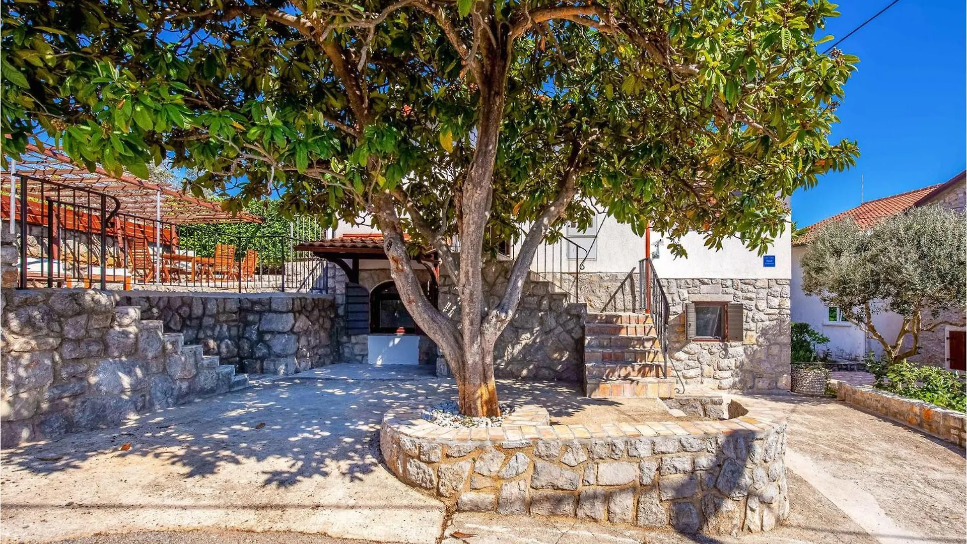 Holiday home Cozy Home In Icici With Kitchen Croatia