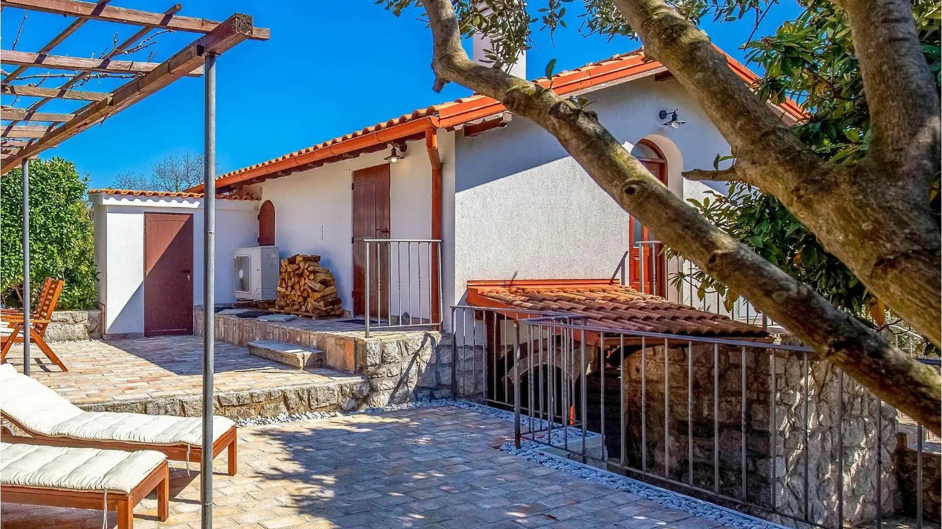 Holiday home Cozy Home In Icici With Kitchen